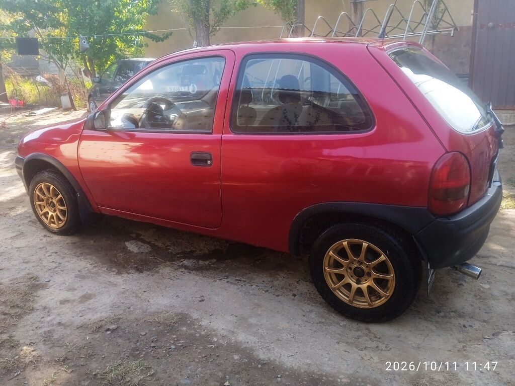 Opel Corsa: 1994 г., 1.2 л, Механика, Бензин, Купе: фото 3