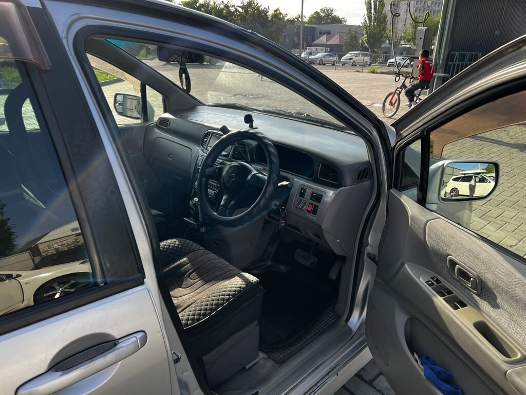Nissan Liberty: 1999 г., 2 л, Автомат, Газ, Минивэн: фото 4