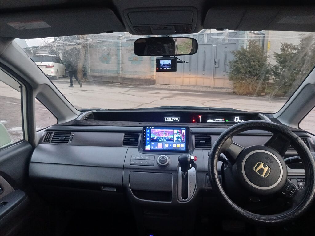 Honda Stepwgn: 2005 г., 2 л, Автомат, Бензин, Минивэн: фото 3