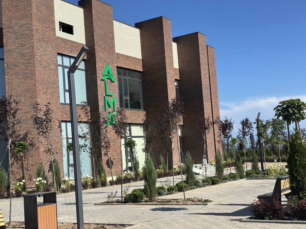 Студия, 31 м², Индивидуалка, 3 этаж, Дизайнерский ремонт: фото 3