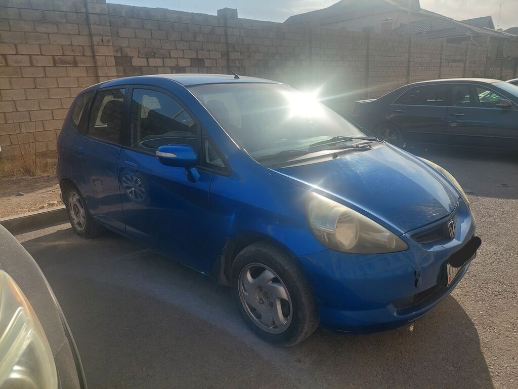 Honda Jazz: 2005 г., 1.3 л, Вариатор, Бензин, Хэтчбэк: фото 3
