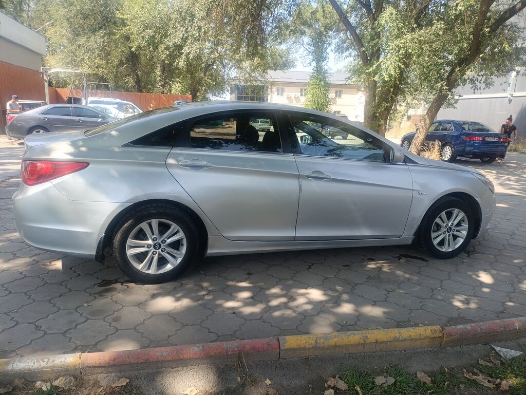 Hyundai Sonata: 2010 г., 2 л, Автомат, Газ, Седан: фото 6