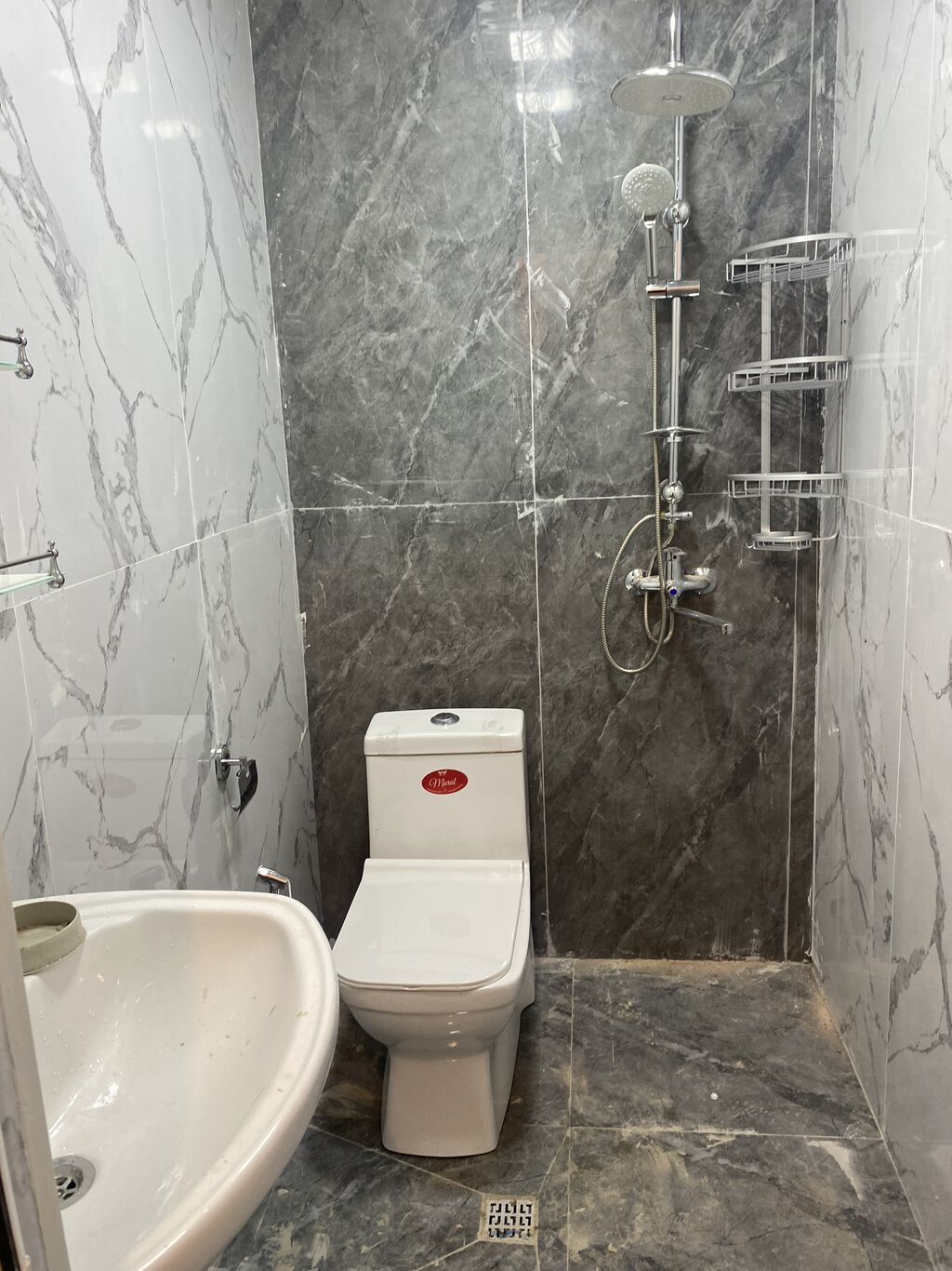 Xırdalanda AFF Park da 1 otaqdan 2 ə düzəlmə EV Kirayə verilir Evdə