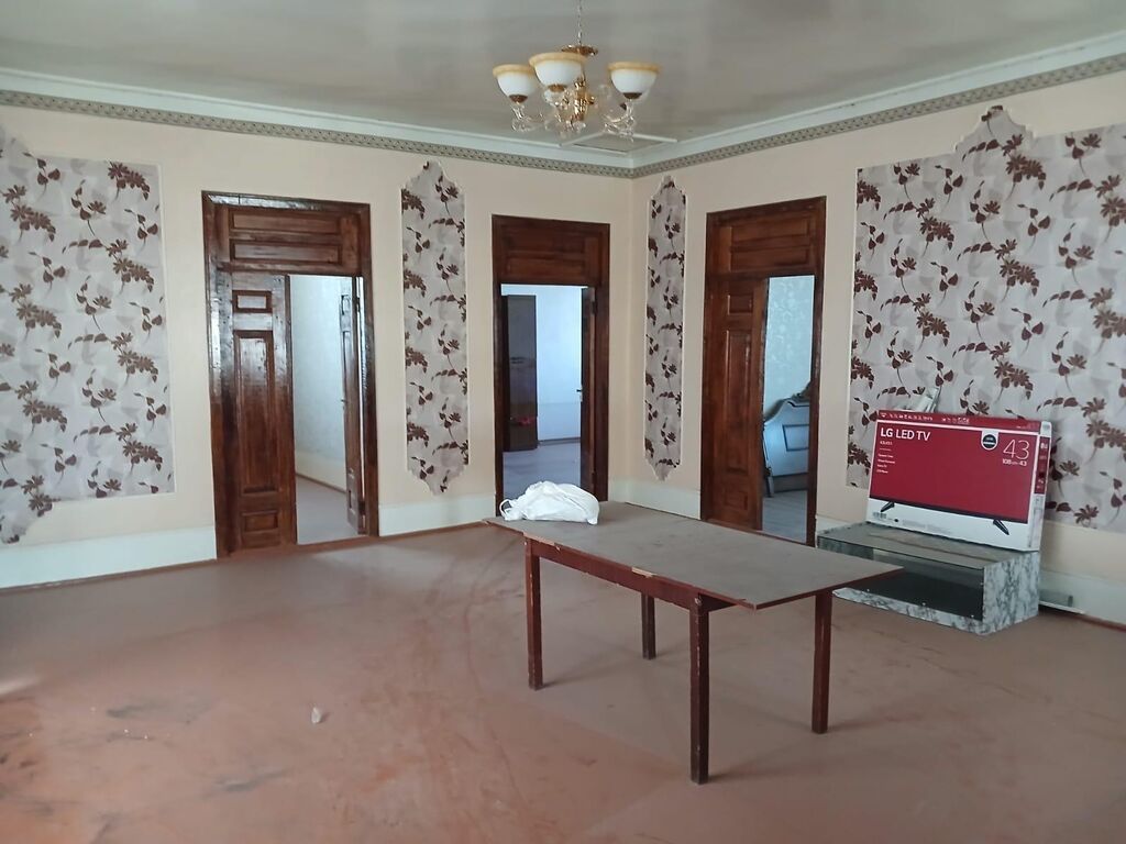 5 otaqlı, 245 kv. m, Kredit yoxdur, Orta təmir