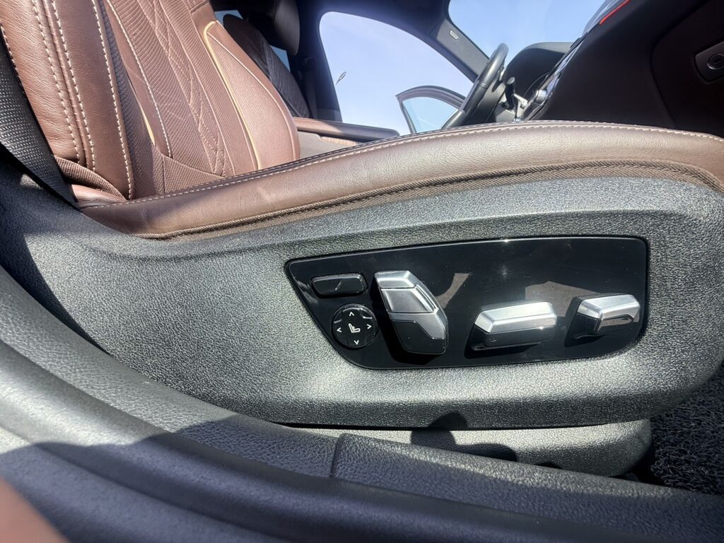 BMW 5 series: 2020 г., 2 л, Автомат, Электромобиль, Седан — фото 7