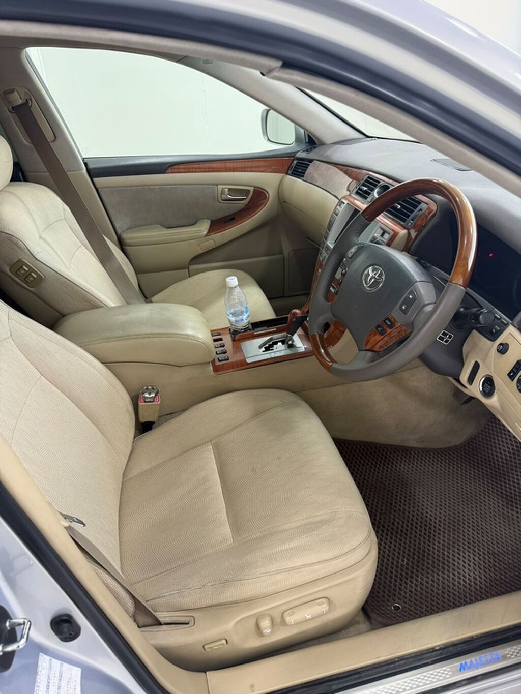 Toyota Crown Majesta: 2004 г., 4.3 л, Автомат, Бензин, Седан: фото 8