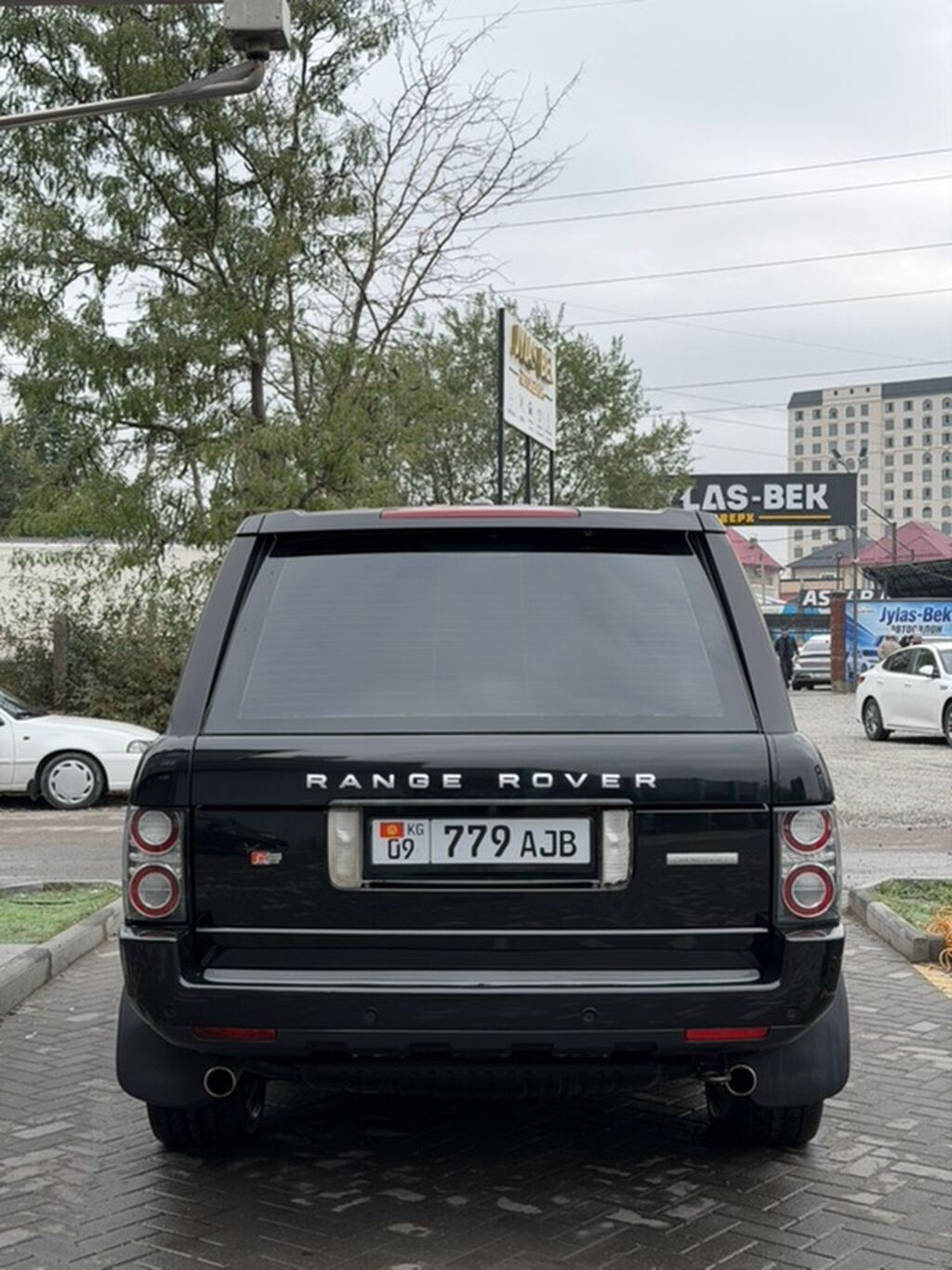 Land Rover Range Rover: 2010 г., 5 л, Автомат, Бензин, Внедорожник: фото 3