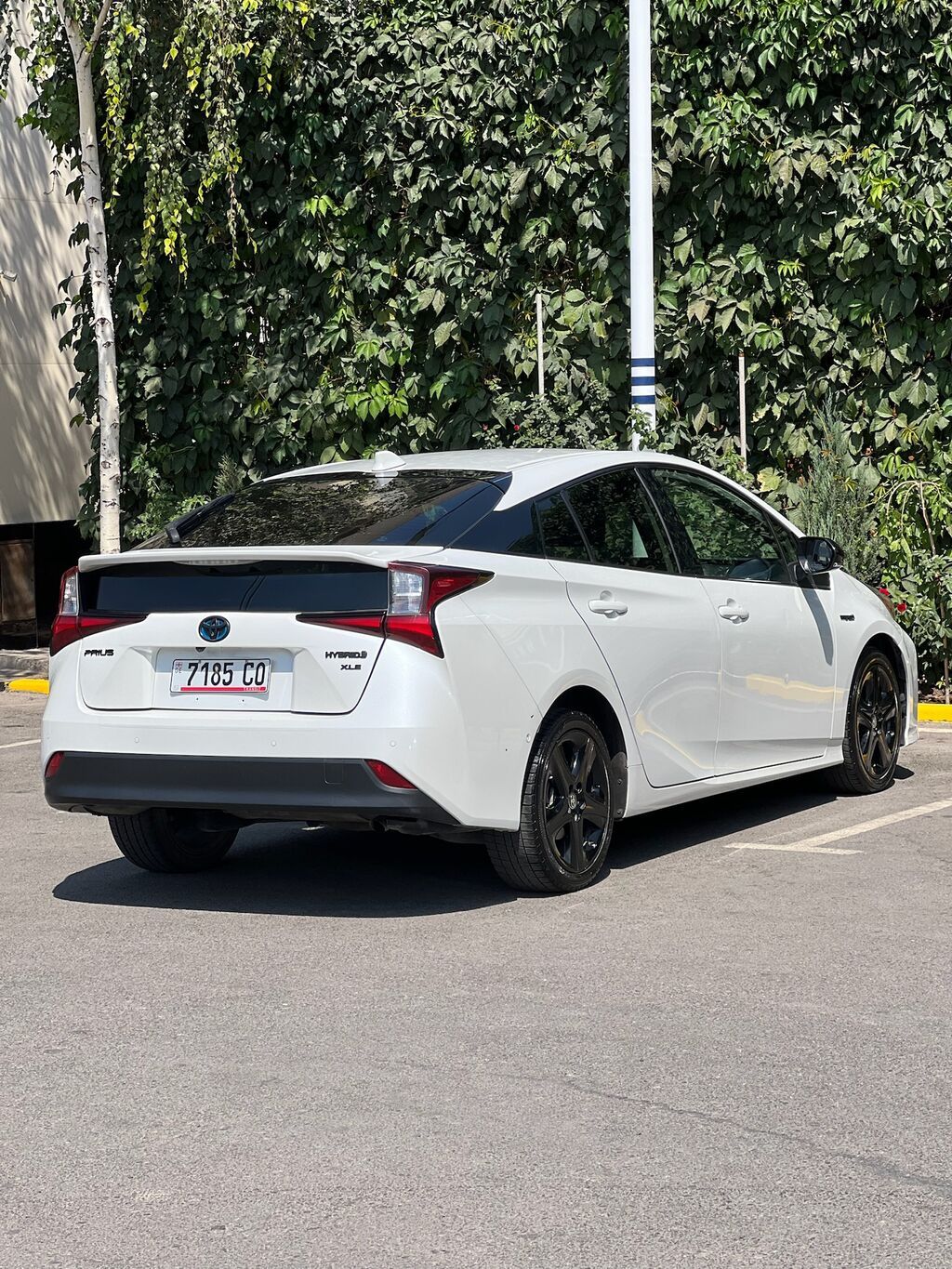 Toyota Prius: 2020 г., 1.8 л, Вариатор, Гибрид, Седан: фото 4
