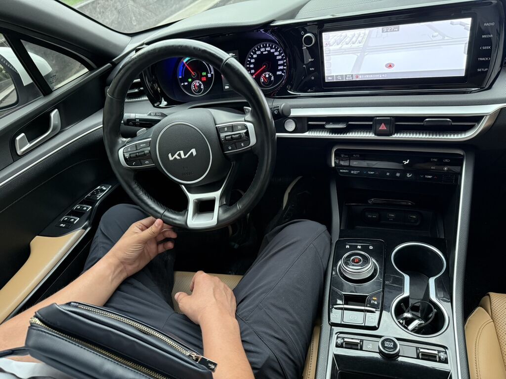 Kia K5: 2022 г., 2 л, Автомат, Гибрид, Седан: фото 8