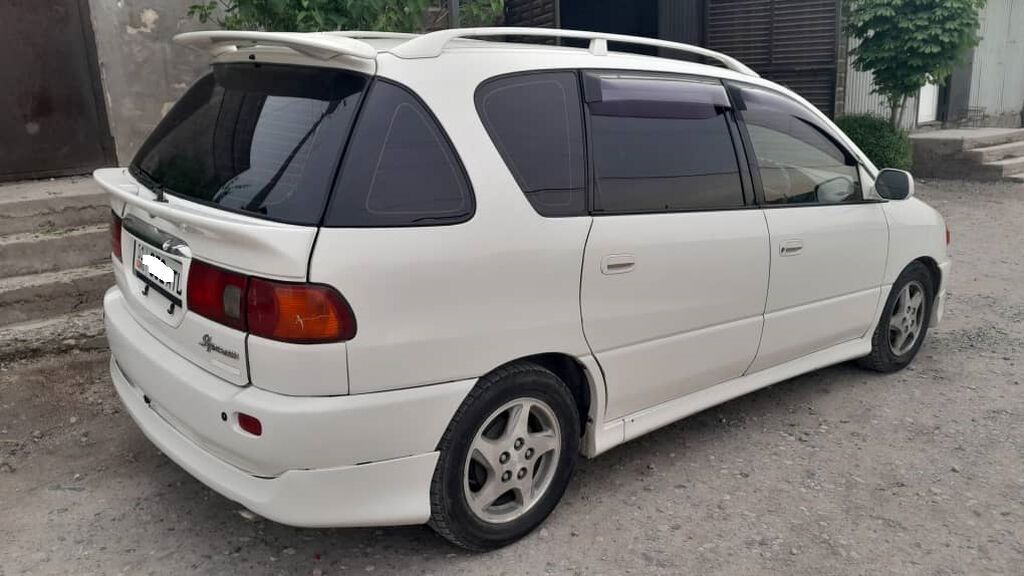 Toyota Ipsum: 1998 г., 2 л, Автомат, Бензин, Минивэн: фото 7