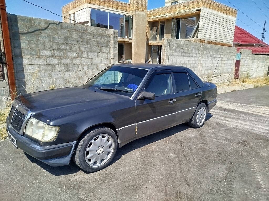 Mercedes-Benz W124: 1992 г., 2.3 л, Механика, Бензин, Седан: фото 2