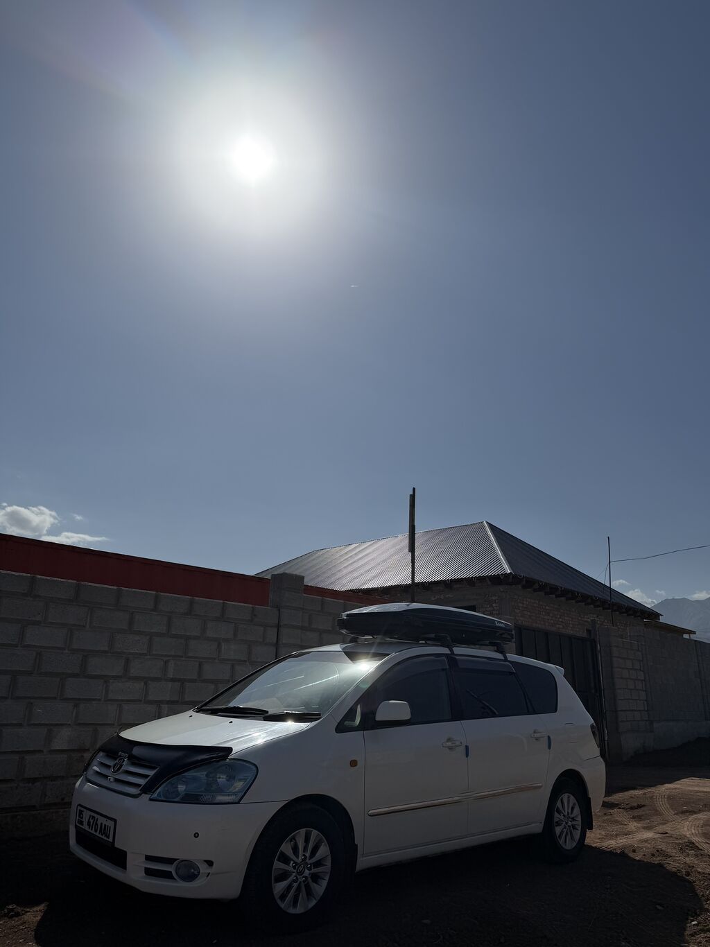 Toyota Ipsum: 2003 г., 2.4 л, Автомат, Газ, Минивэн: фото 2