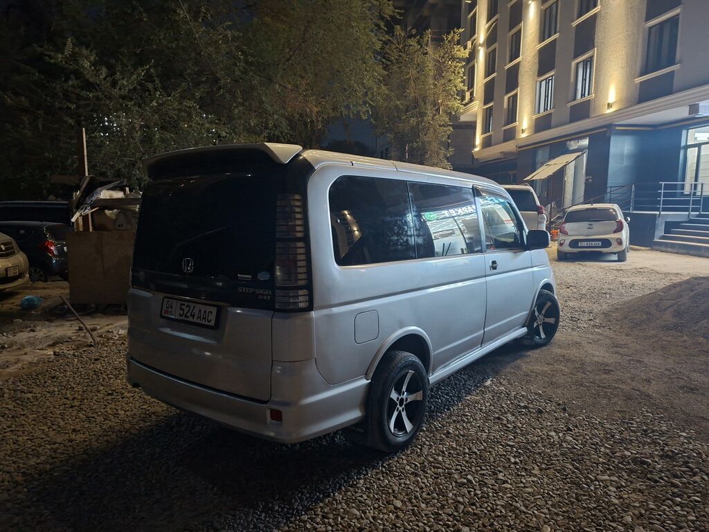 Honda Stepwgn: 2004 г., 2.4 л, Минивэн: фото 2