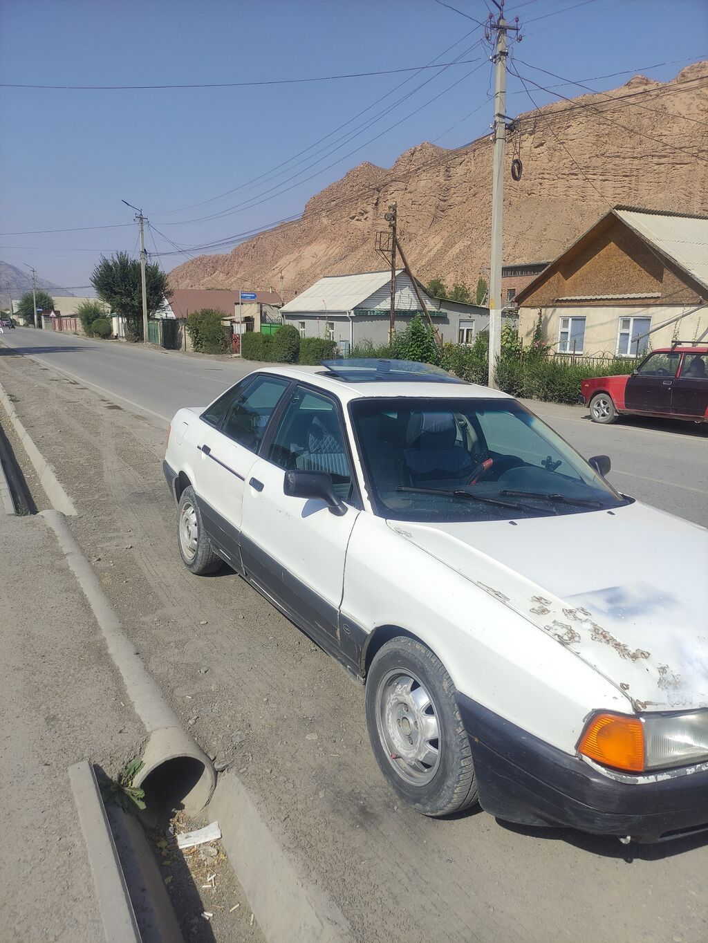 Audi 80: 1987 г., 1.8 л, Механика, Бензин, Седан: фото 4