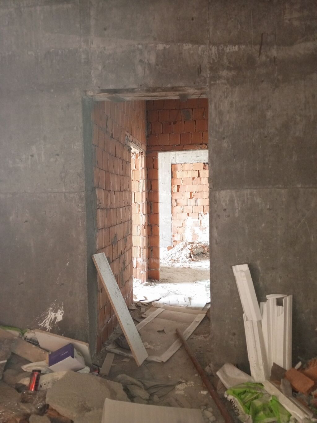 3 otaqlı, Yeni tikili, m. 20 Yanvar, 136 kv. m