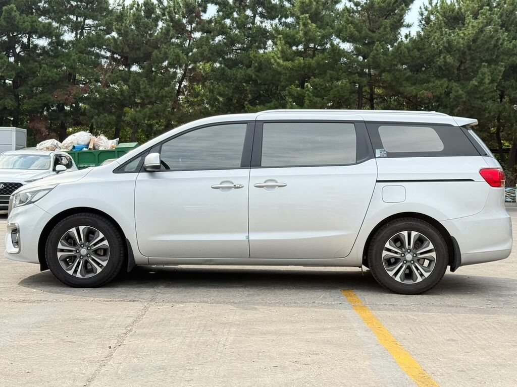 Kia Carnival: 2020 г., 2.2 л, Автомат, Дизель, Минивэн: фото 4