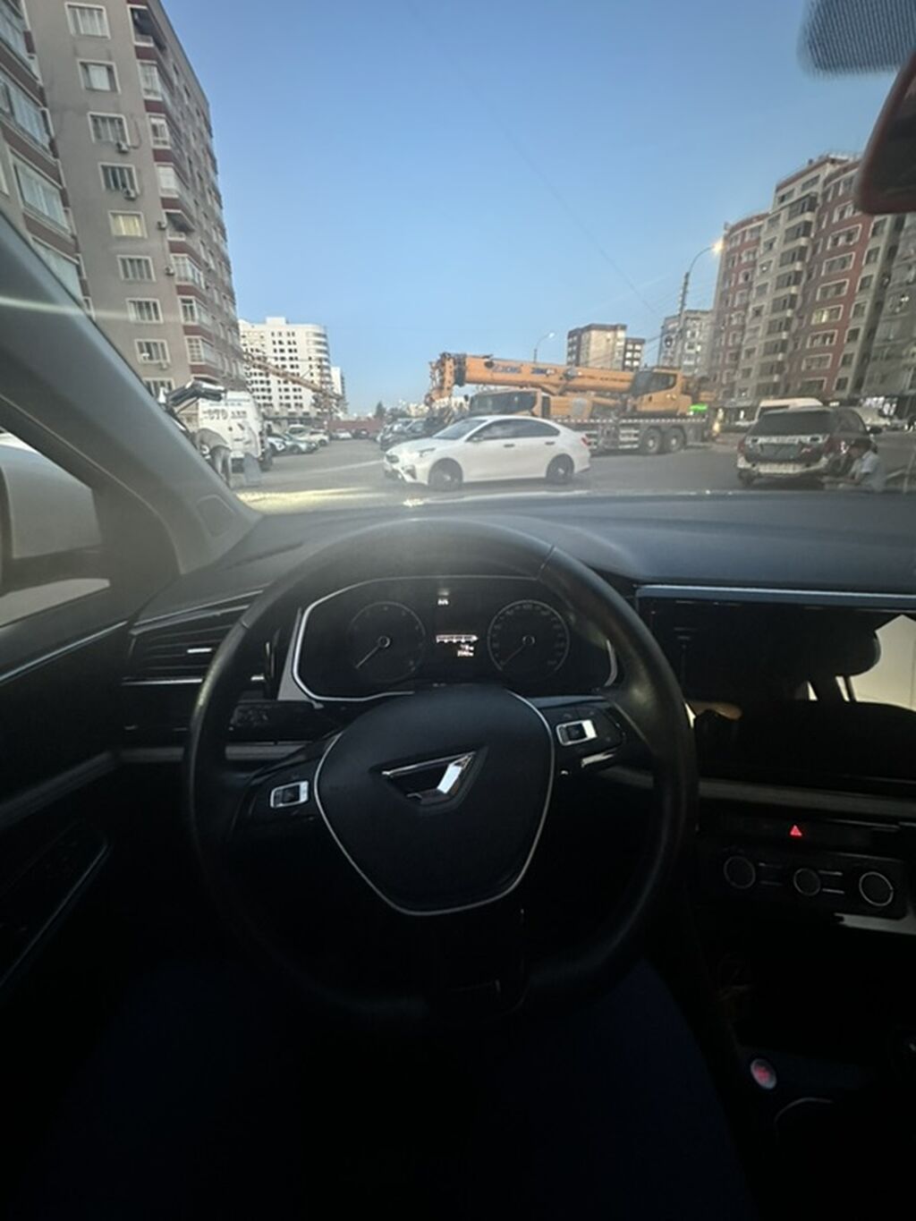 Volkswagen Jetta: 2022 г., 1.4 л, Механика, Бензин, Кроссовер: фото 7