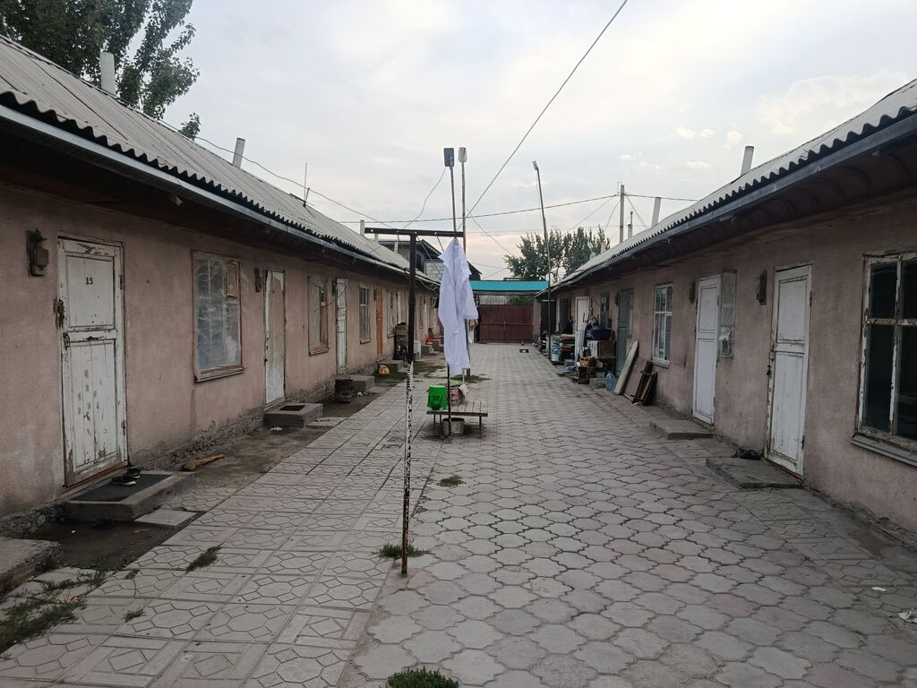 6 комнат и более, 200 м², 6 соток, Бишкек, Дордой рынок / базар Собственник: фото 3