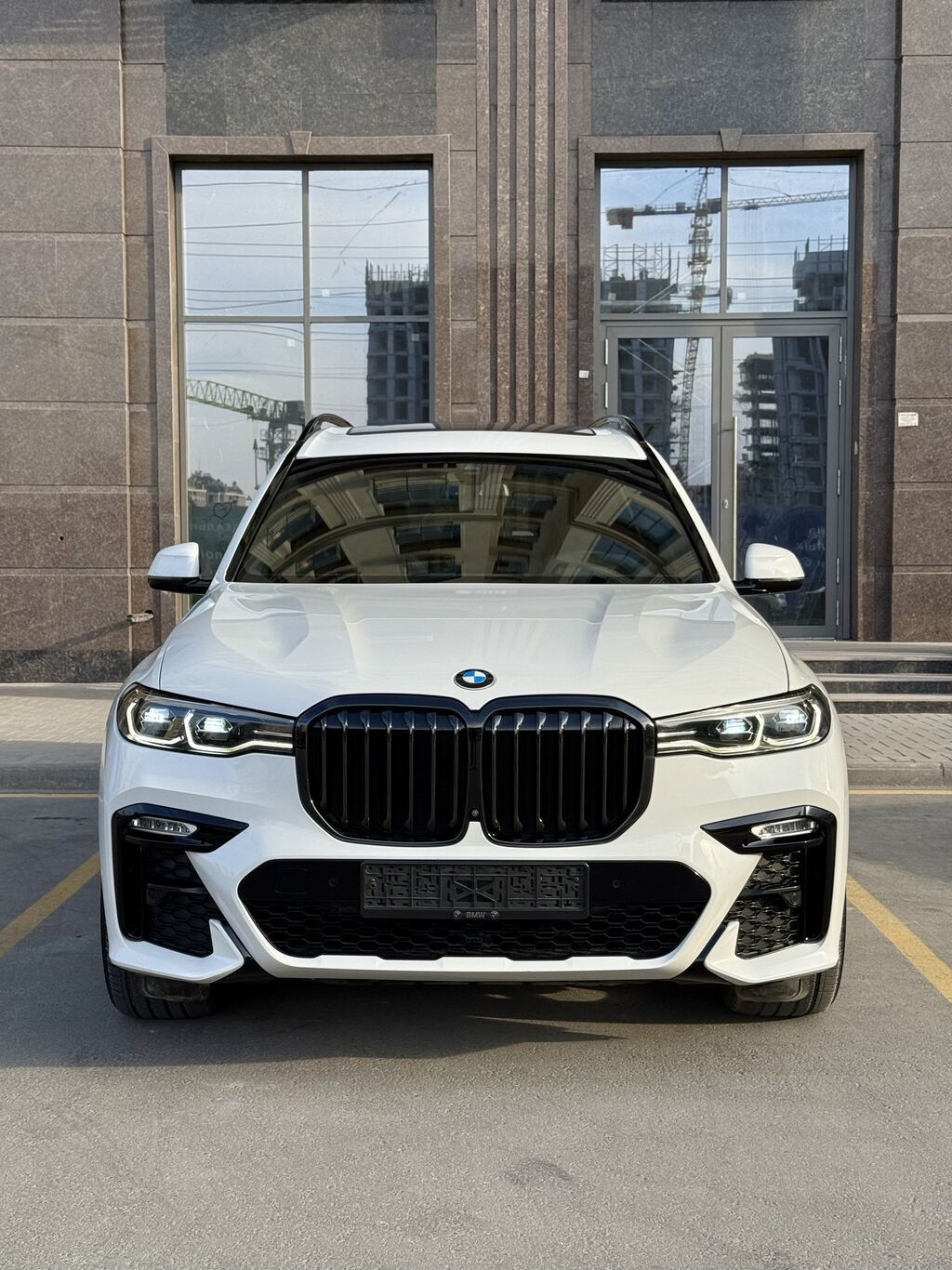 BMW X7: 2022 г., 3 л, Автомат, Бензин, Внедорожник: фото 2