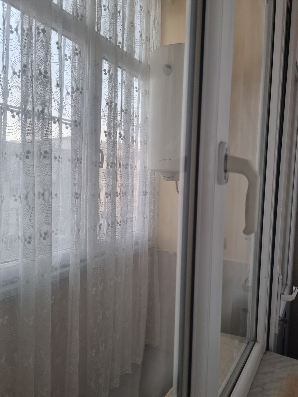 Kirayə verilir! Bakı şəhəri, 9-cu mikrorayon, Mir Cəlal 63A ünvanında