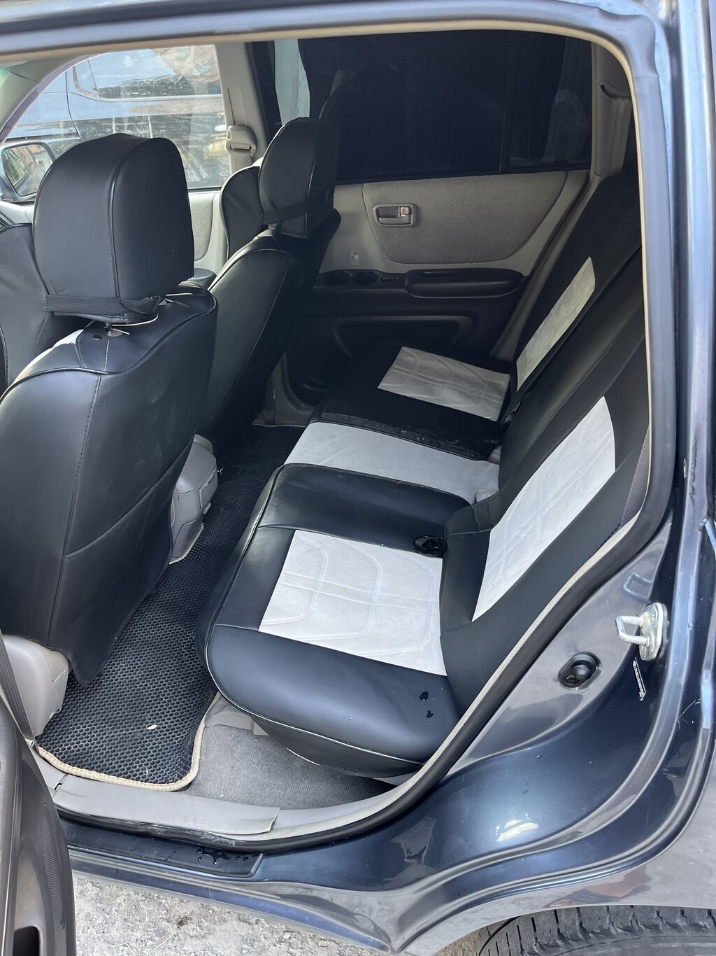 Toyota Highlander: 2003 г., 2.4 л, Автомат, Бензин, Кроссовер: фото 6
