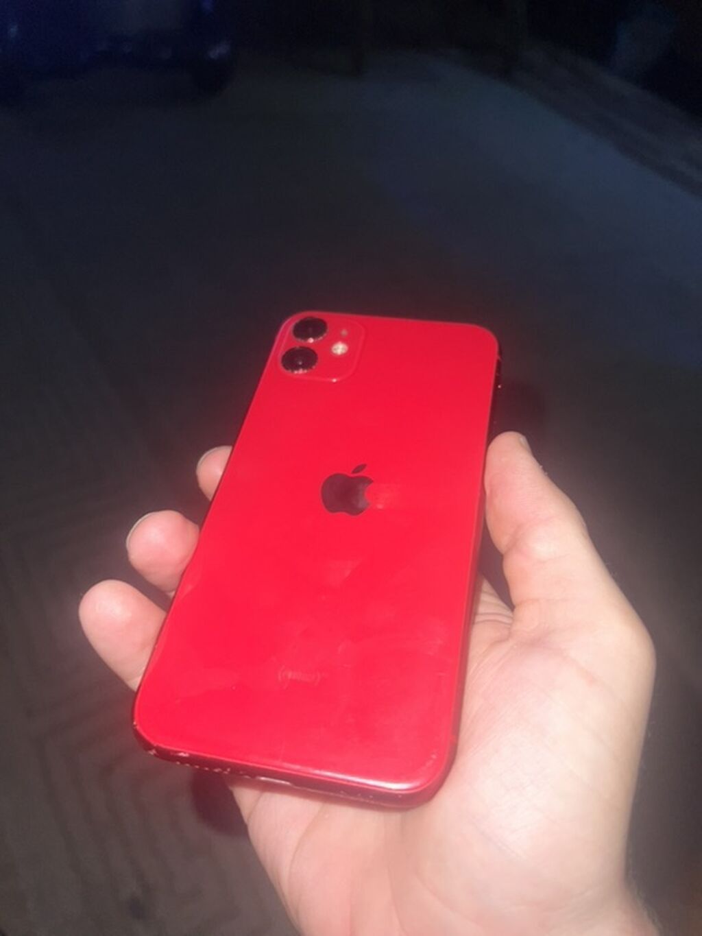 IPhone 11, цвет Product Продаю срочно, состояние нормальное: фото 2