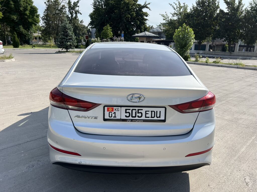 Hyundai Avante: 2018 г., 1.6 л, Автомат, Бензин, Седан — фото 4