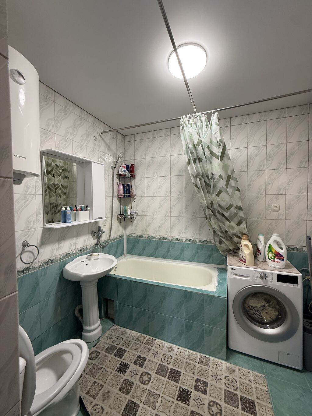 Продается дом с бизнесом 300кв м в ж/м Кара-Жыгач Перспективный район: фото 7
