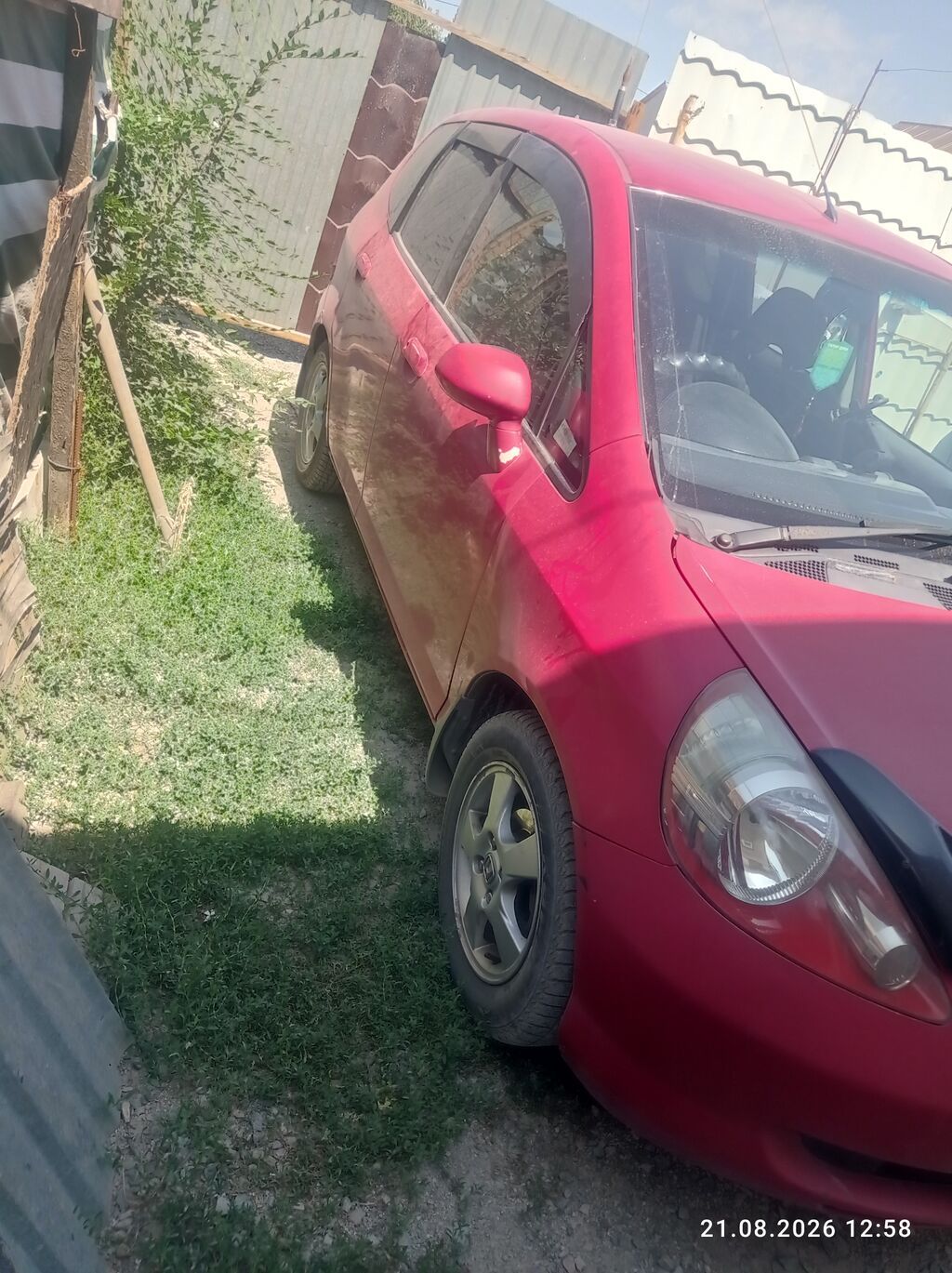 Honda Fit: 2002 г., 1.3 л, Автомат, Бензин, Хэтчбэк: фото 2