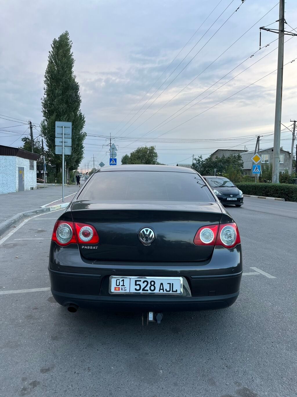 Volkswagen Passat: 2008 г., 1.6 л, Механика, Бензин, Седан: фото 3