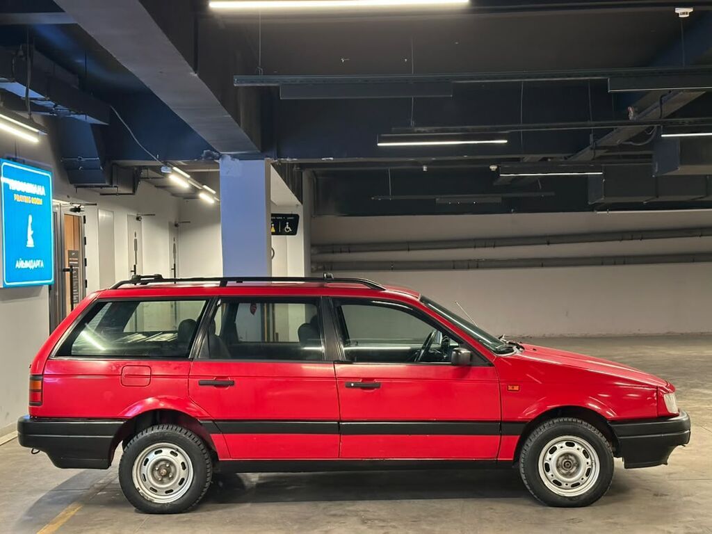 Volkswagen Passat: 1990 г., 1.8 л, Механика, Бензин, Универсал: фото 4