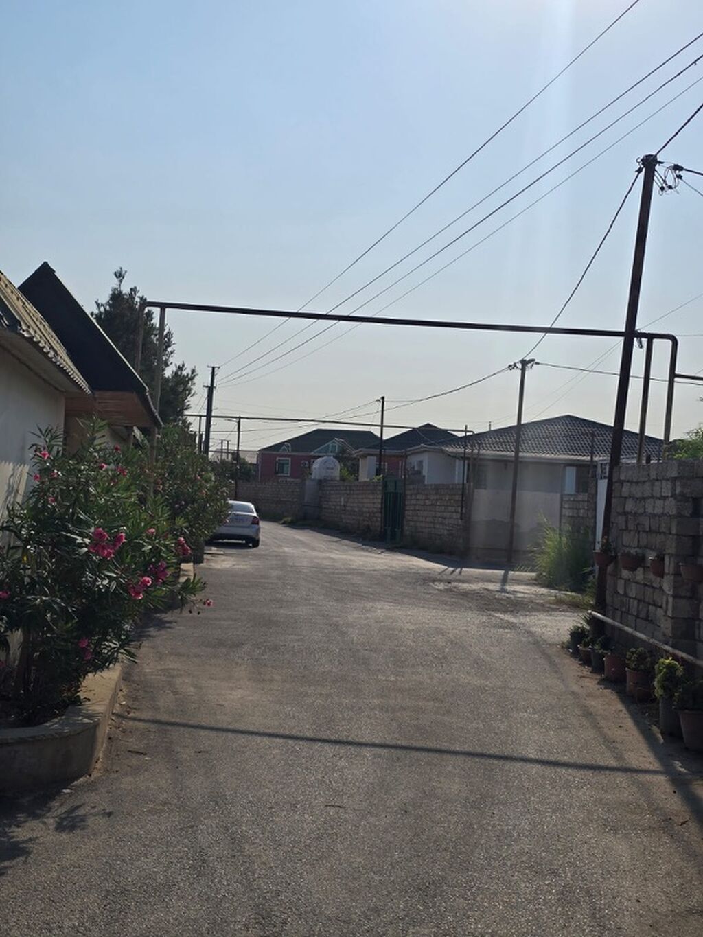 5 otaqlı, 240 kv. m, Təmirsiz