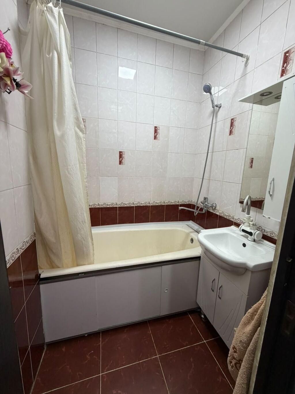 3 комнаты, 65 м², 105 серия, 1 этаж, Косметический ремонт: фото 4