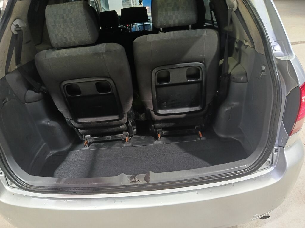 Toyota Ipsum: 2003 г., 2 л, Механика, Бензин, Минивэн: фото 5