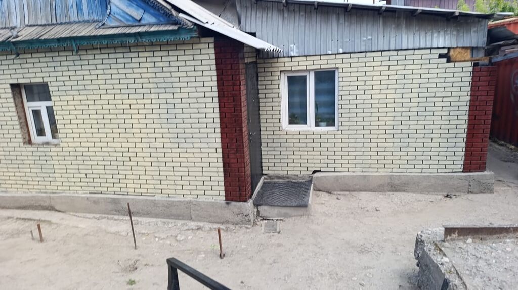 ПРОДАЁТСЯ УЮТНЫЙ ДОМ В САМОМ ЦЕНТРЕ ГОРОДА! Дом тёплый, светлый, с: фото 6