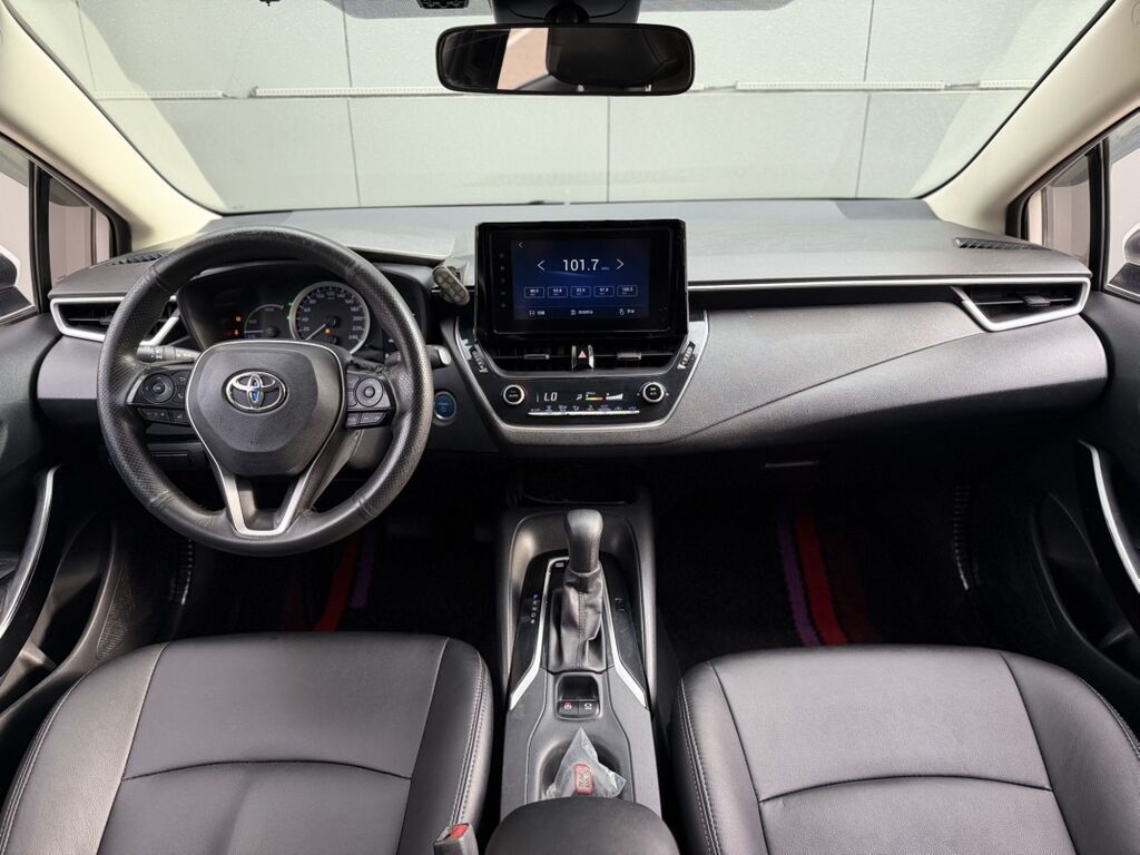 Toyota Corolla: 2021 г., 1.8 л, Гибрид, Седан: фото 7