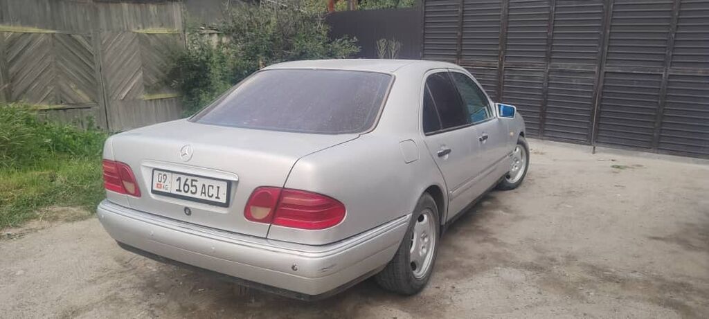 Mercedes-Benz E-Class: 1997 г., 2.8 л, Механика, Седан: фото 2
