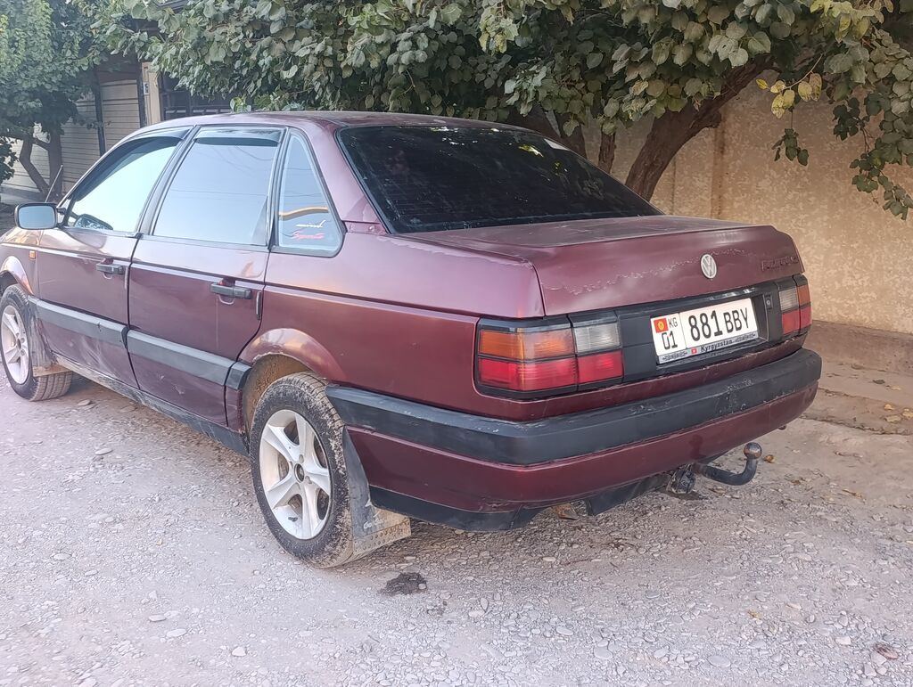 Volkswagen Passat: 1993 г., 1.8 л, Механика, Бензин, Седан: фото 3