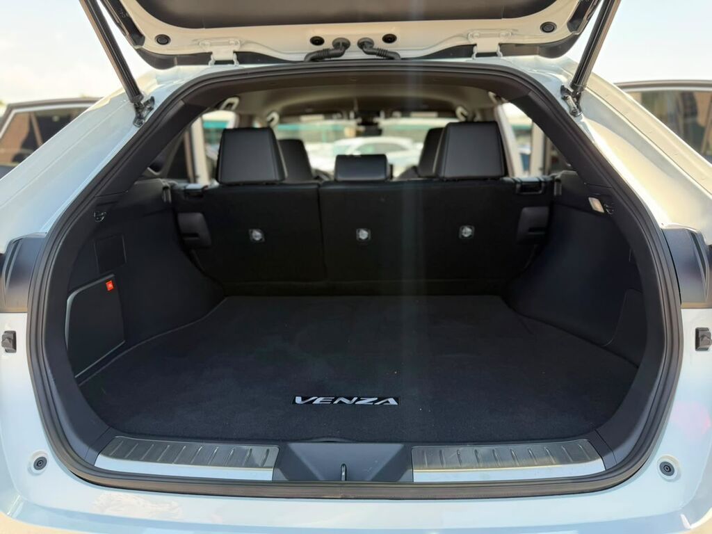 Toyota Venza: 2023 г., 2.5 л, Автомат, Гибрид, Кроссовер: фото 7