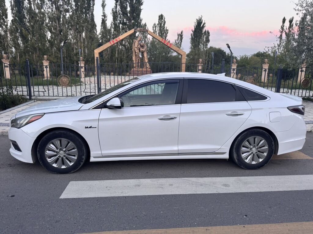 Hyundai Sonata: 2017 г., Автомат, Гибрид, Седан — фото 3