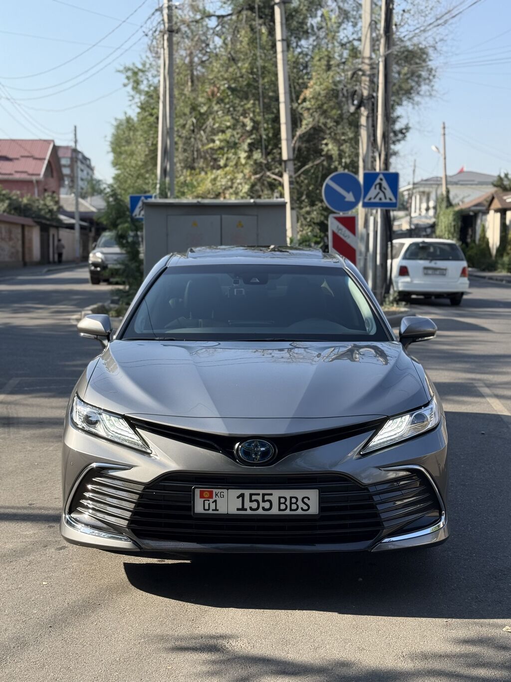 Toyota Camry: 2023 г., 2.5 л, Вариатор, Гибрид, Седан: фото 3