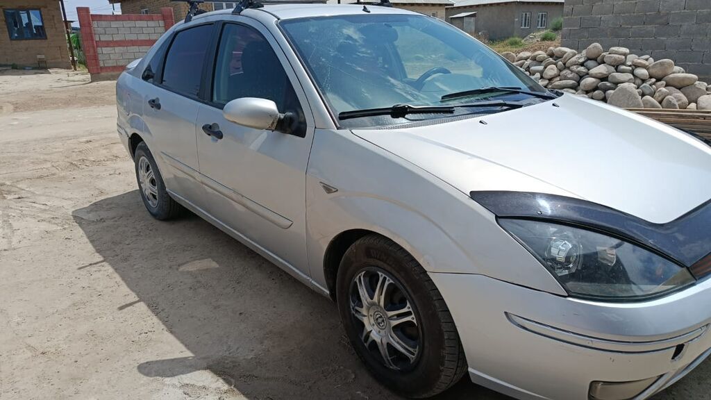 Ford Focus: 2001 г., 2 л, Автомат, Бензин, Седан: фото 3