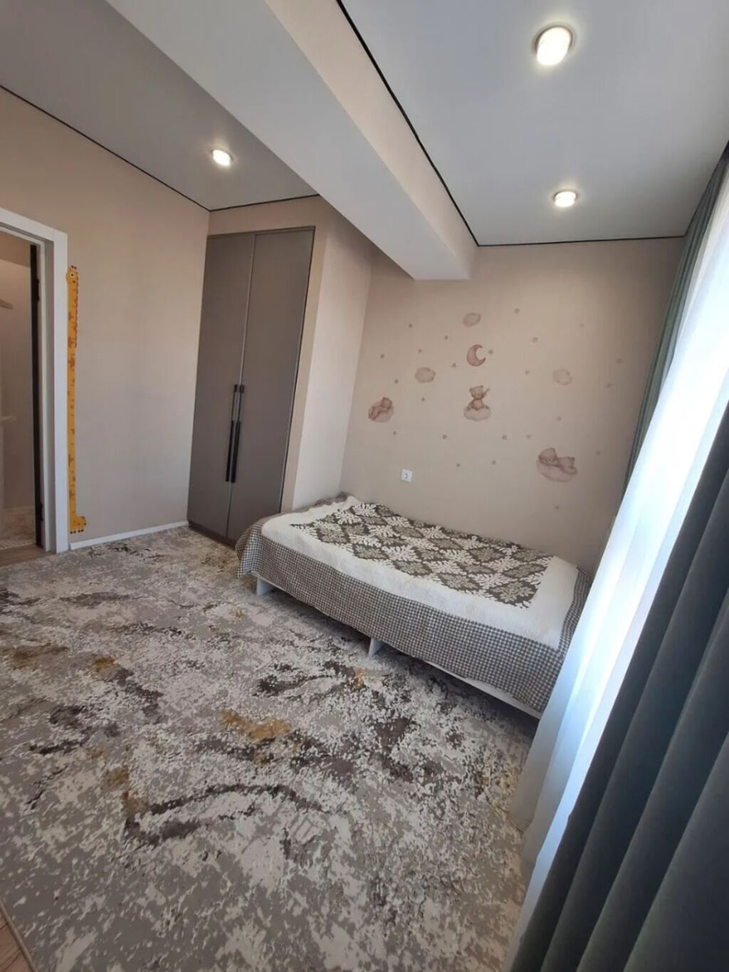 3 комнаты, 77 м², ул. Гагарина 6 этаж, Евроремонт: фото 6