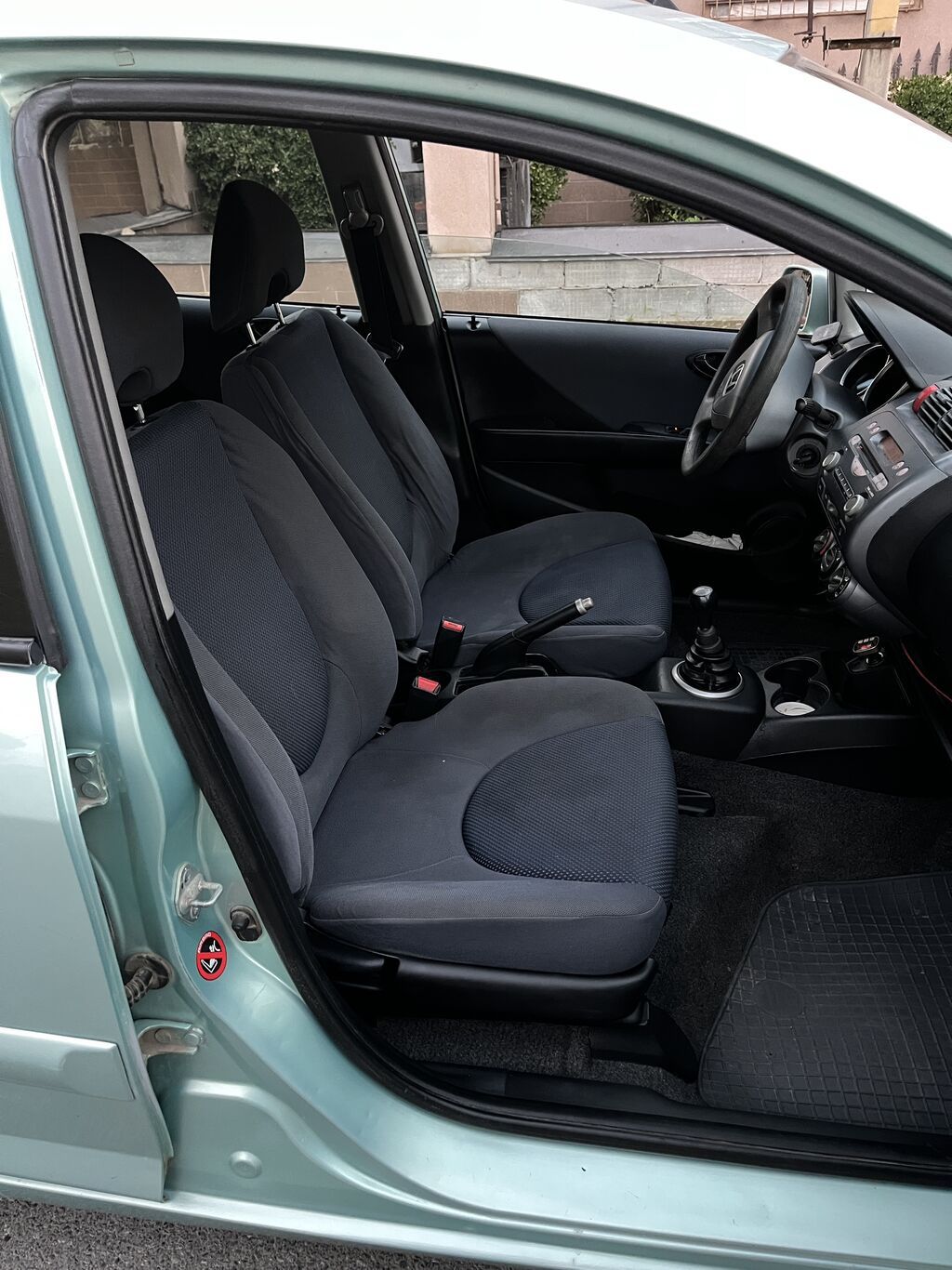 Honda Jazz: 2002 г., 1.4 л, Механика, Бензин, Хэтчбэк: фото 8