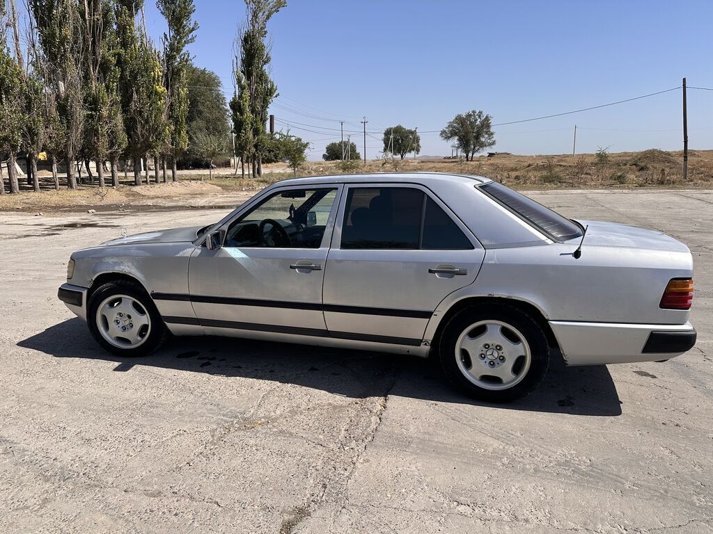 Mercedes-Benz W124