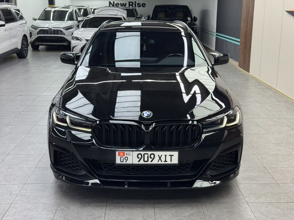 BMW 5 series: 2023 г., 2 л, Автомат, Бензин, Универсал: фото 2