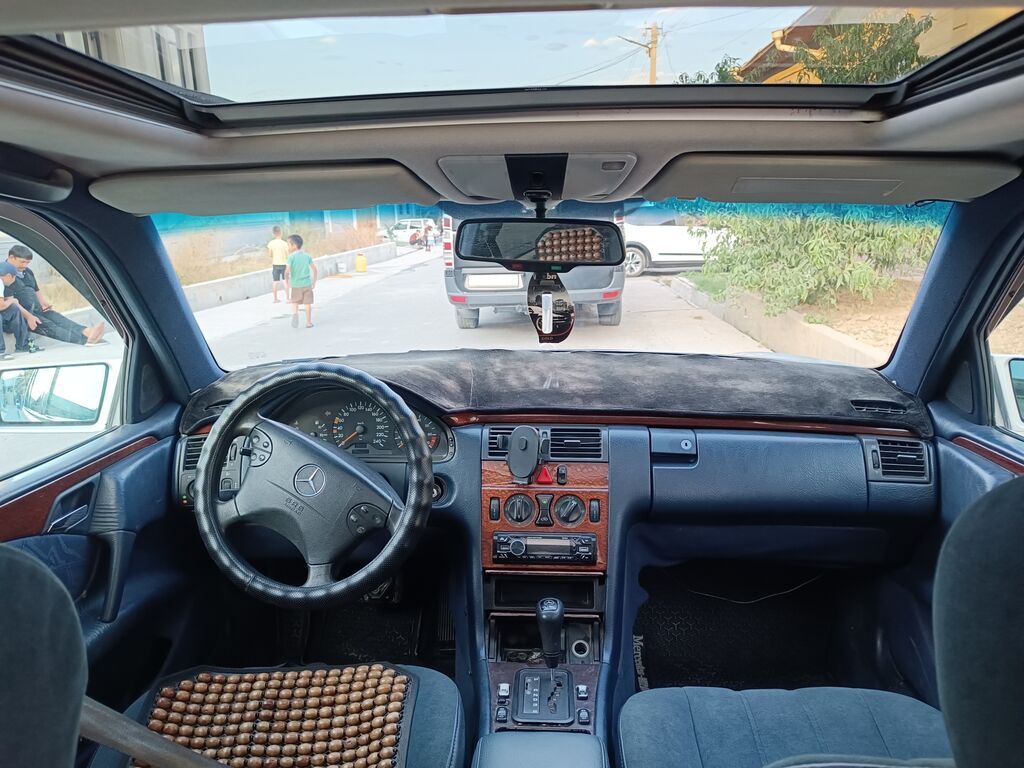 Mercedes-Benz E-Class: 1996 г., 2.3 л, Автомат, Газ, Седан: фото 6
