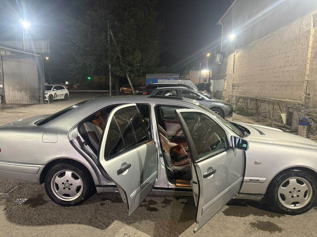 Mercedes-Benz E-Class: 1998 г., 2.3 л, Автомат, Бензин, Седан: фото 5