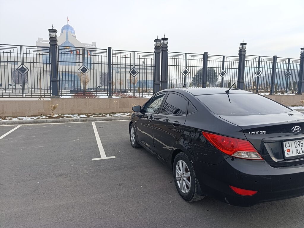 Hyundai Solaris: 2011 г., 1.4 л, Автомат, Бензин, Седан: фото 8