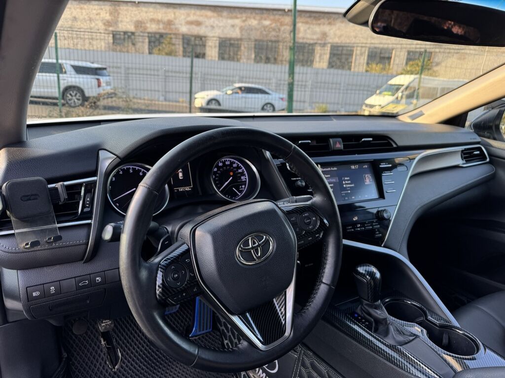 Toyota Camry: 2018 г., 2.5 л, Автомат, Бензин, Седан: фото 7